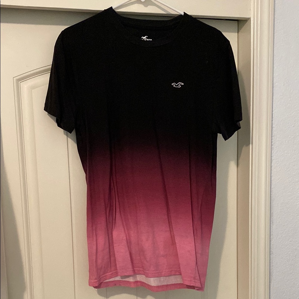 Hollister Men's Black and Pink Gradient T-Shirt